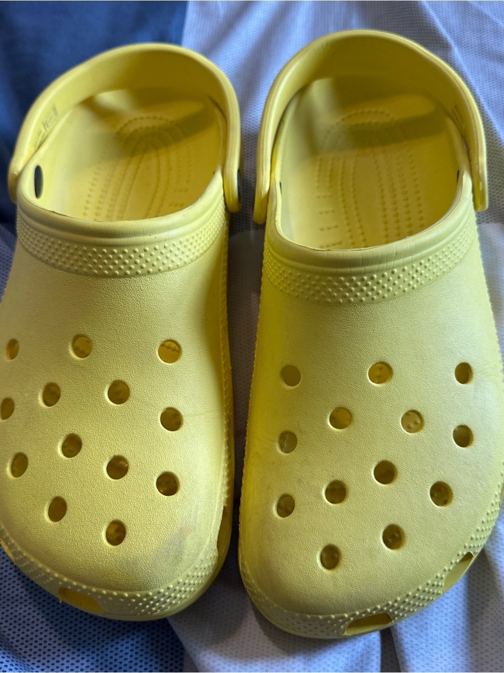 Crocs Classic Iconic Comfort Clog Sandals - Lemon - Women’s Size  11 & Men’s 9